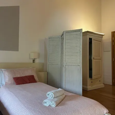 Beehouse - La Casa Delle Api *